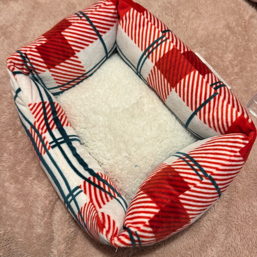 Small Pet Christmas Bed
